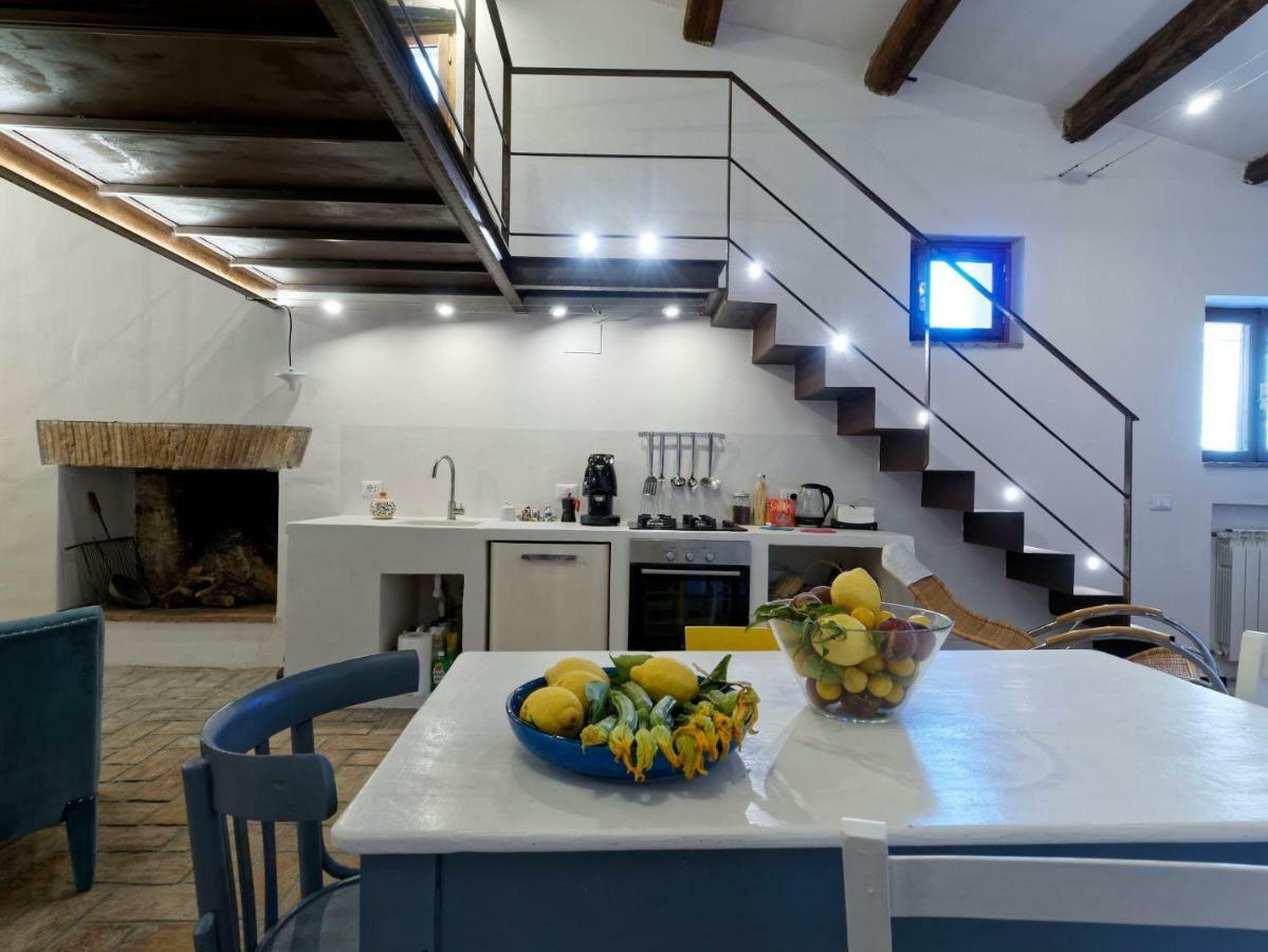 L'Arrocco - La Torre Col Mare Sul Tetto Tarquinia Exterior foto